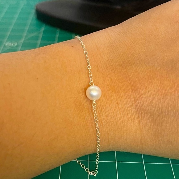 Sterling silver dainty minimalistic authentic pearl bracelet - Picture 5 of 6